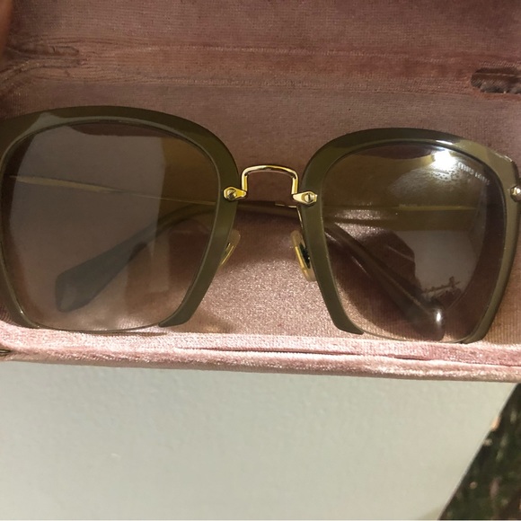 Hi everyone selling these miu miu frames - Picture 4 of 11